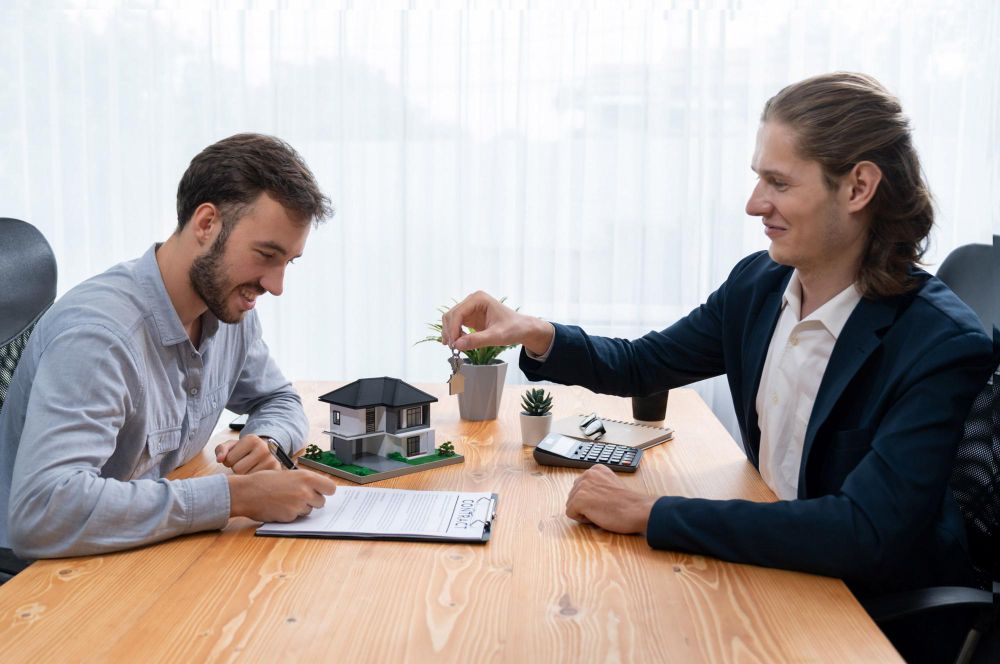1031 Exchange vs Refinancing: Which Move Fits Your Next Commercial Real Estate Play